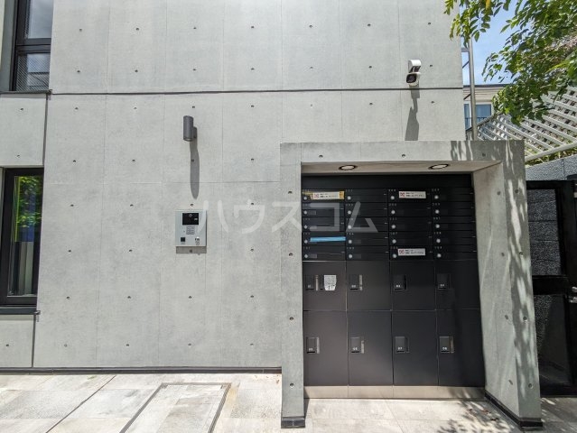 21/25 エントランス