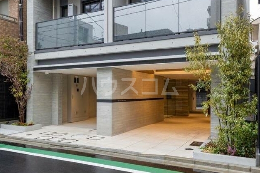 20/30 エントランス