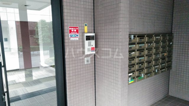 25/30 エントランス