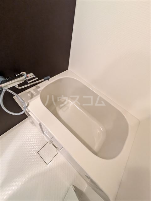 13/30 浴室