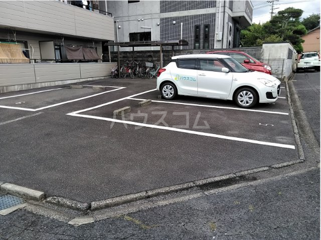 25/30 駐車場