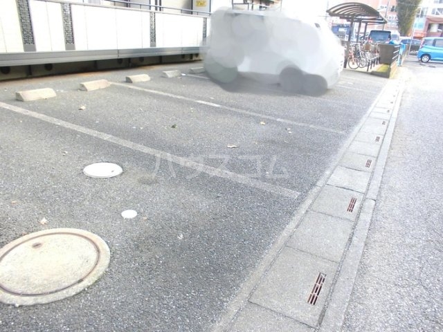 18/26 駐車場