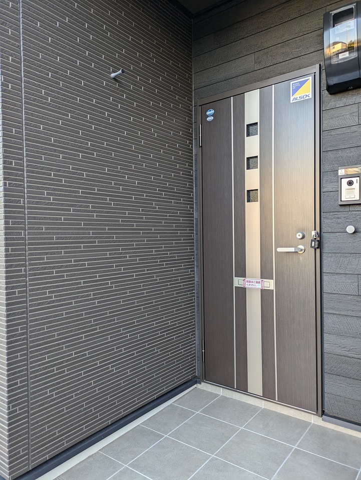 23/30 エントランス