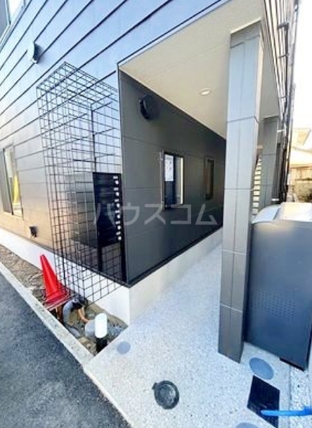 18/25 エントランス