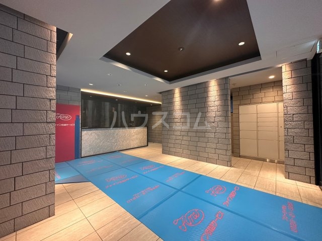 28/30 エントランス