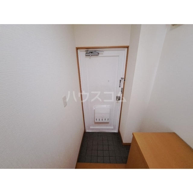 13/28 玄関