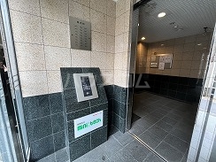 25/30 エントランス