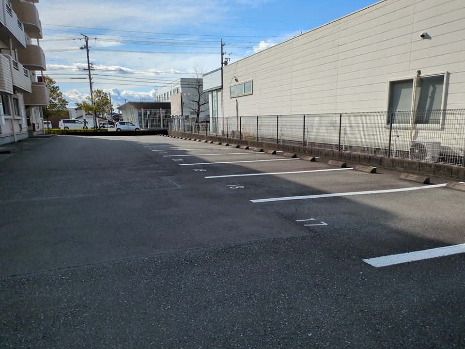14/19 駐車場