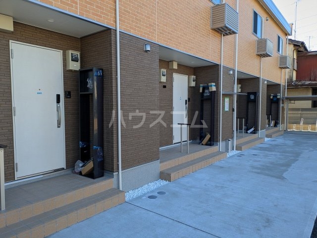 21/30 エントランス