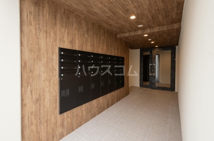 17/27 エントランス