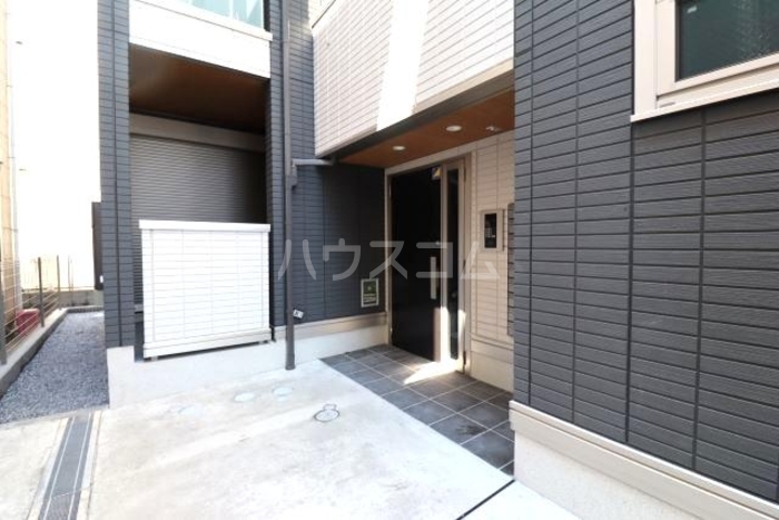 16/26 エントランス