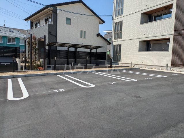 22/30 駐車場