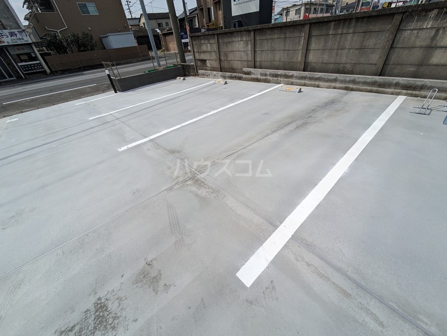 20/29 駐車場
