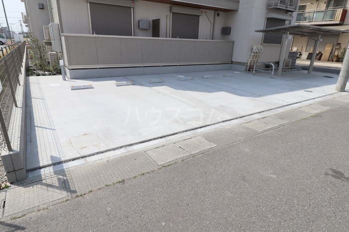17/26 駐車場