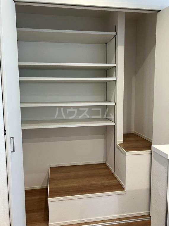 13/28 収納