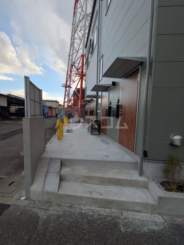 22/23 エントランス