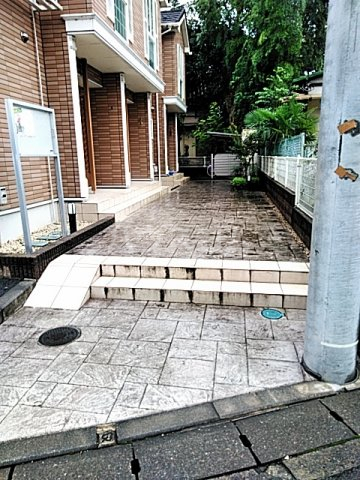 26/30 エントランス