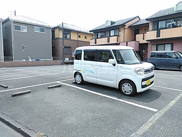 28/30 駐車場