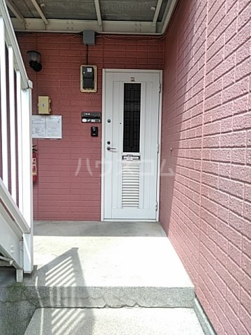 27/30 エントランス