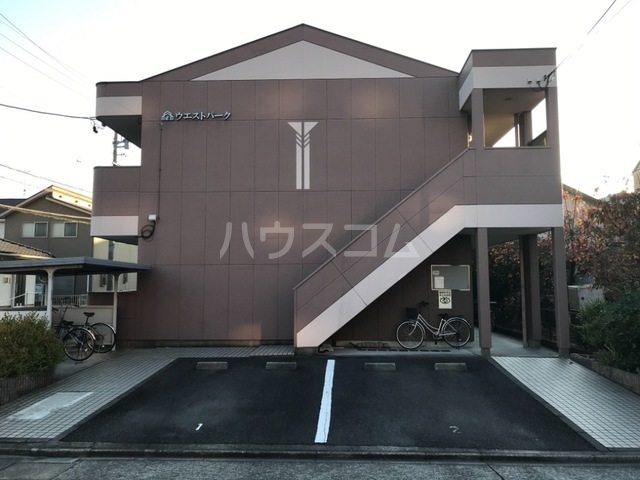 24/26 駐車場