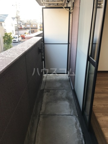 21/26 バルコニー