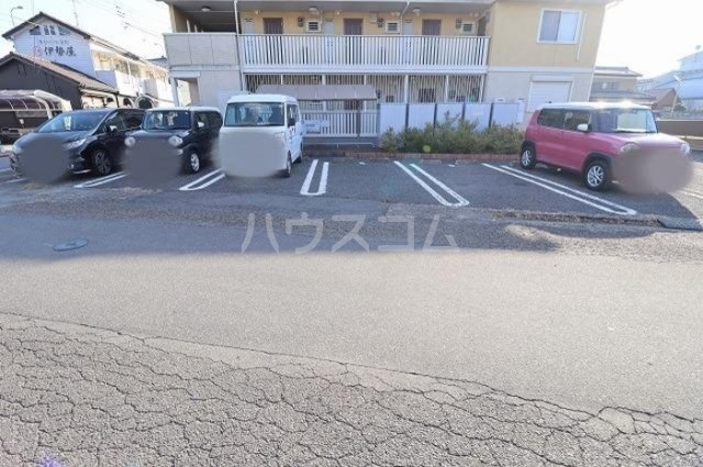 19/27 駐車場