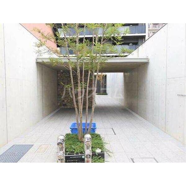 13/20 エントランス