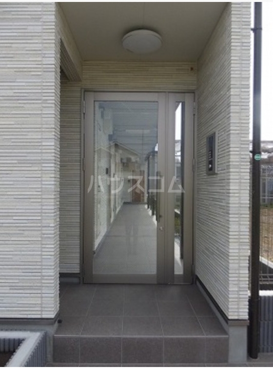 19/28 エントランス