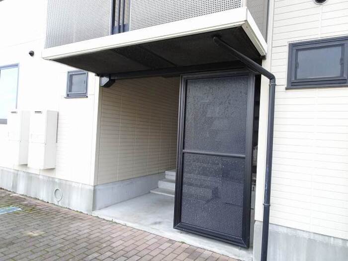 18/20 エントランス