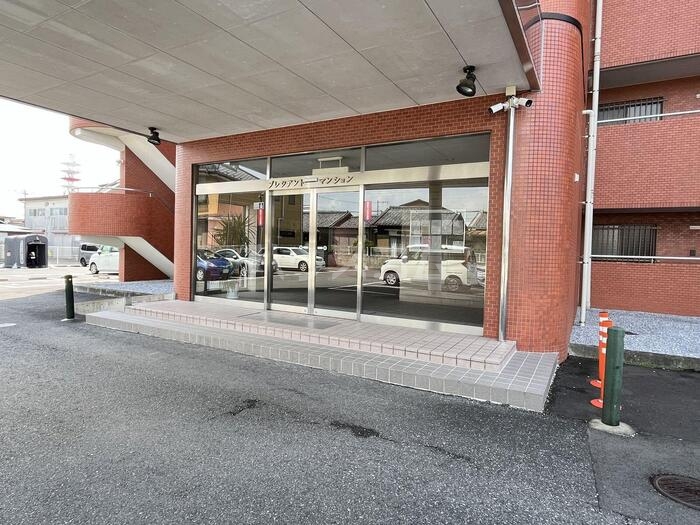 21/29 エントランス