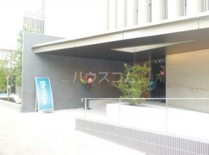 15/23 エントランス