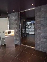 19/29 エントランス