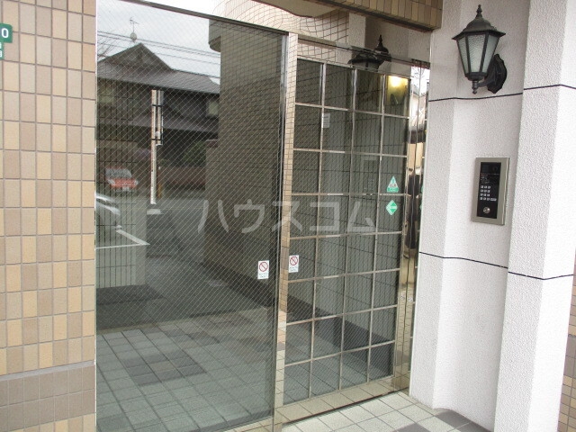 14/17 エントランス