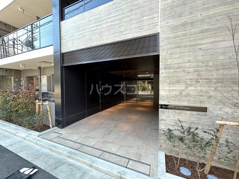 16/26 エントランス