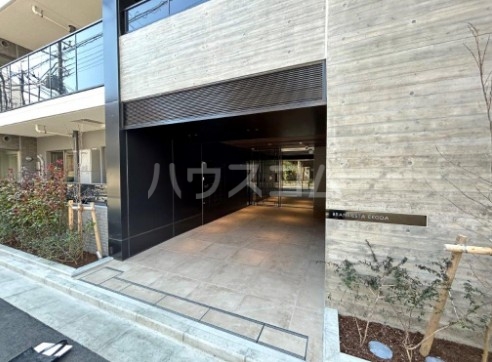 16/26 エントランス