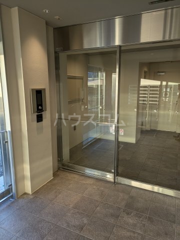 23/30 エントランス