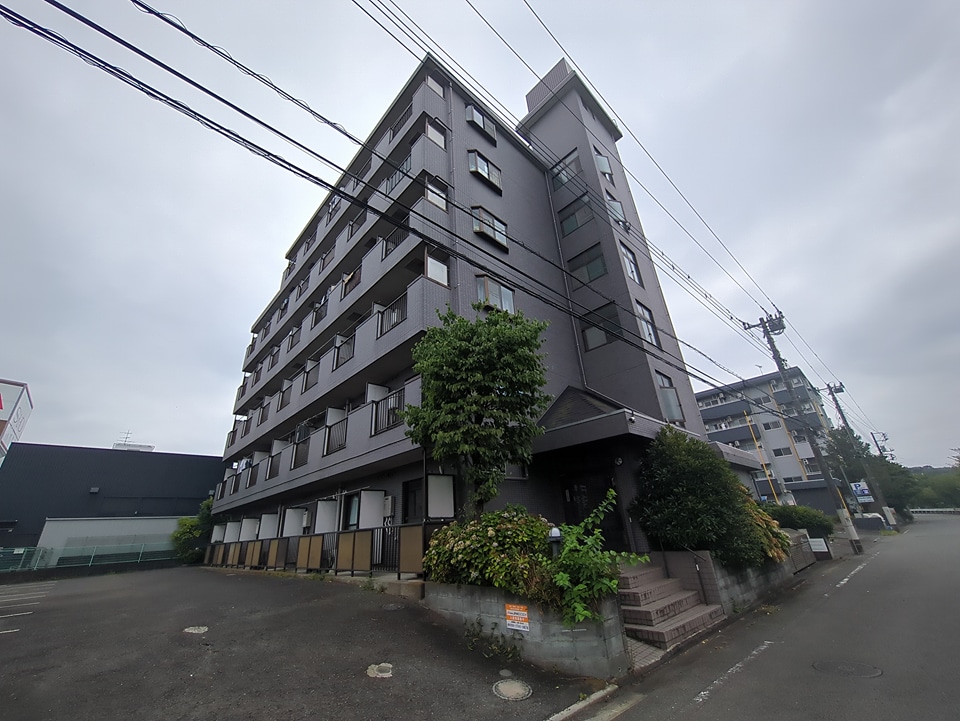 ロイヤルハイツ堀之内の外観