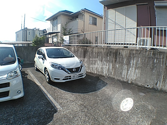 25/30 駐車場