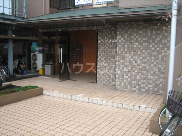 19/26 エントランス