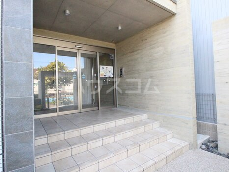 16/25 エントランス