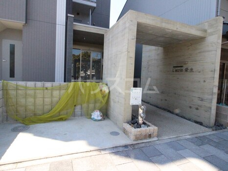 17/25 エントランス