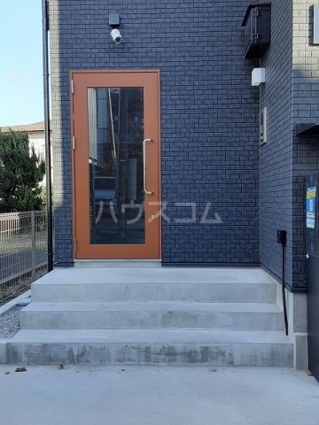 23/30 エントランス