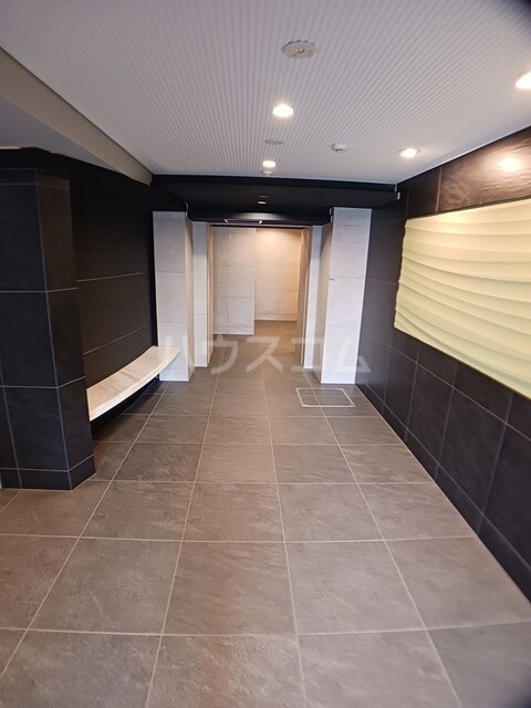 14/20 エントランス