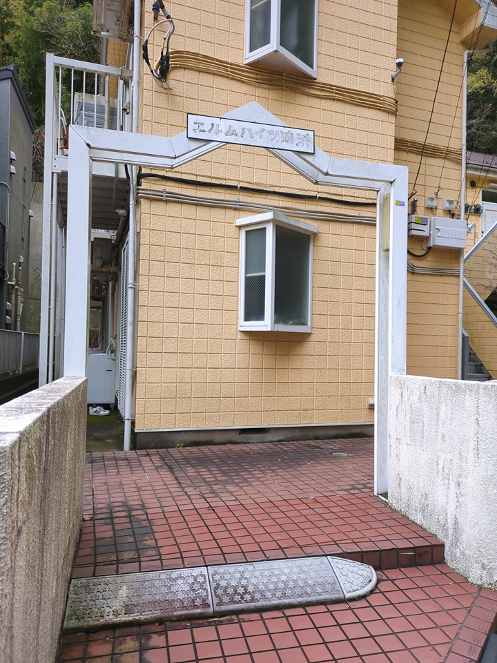 16/20 エントランス