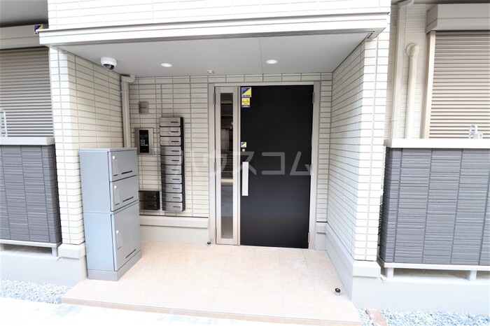 16/26 エントランス