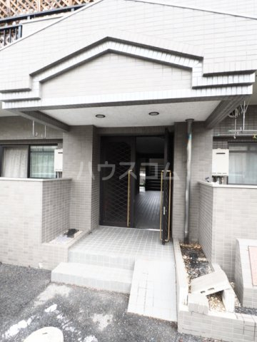 16/26 エントランス