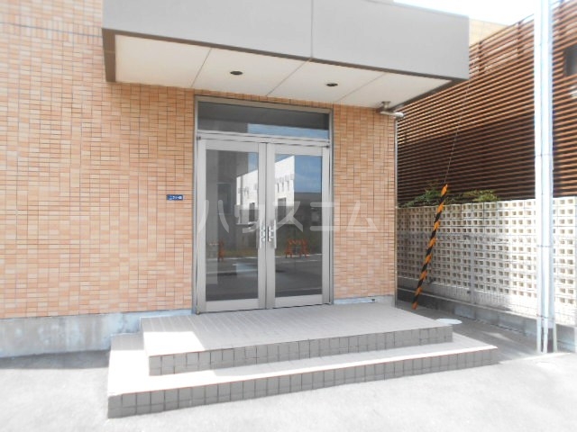 21/27 エントランス