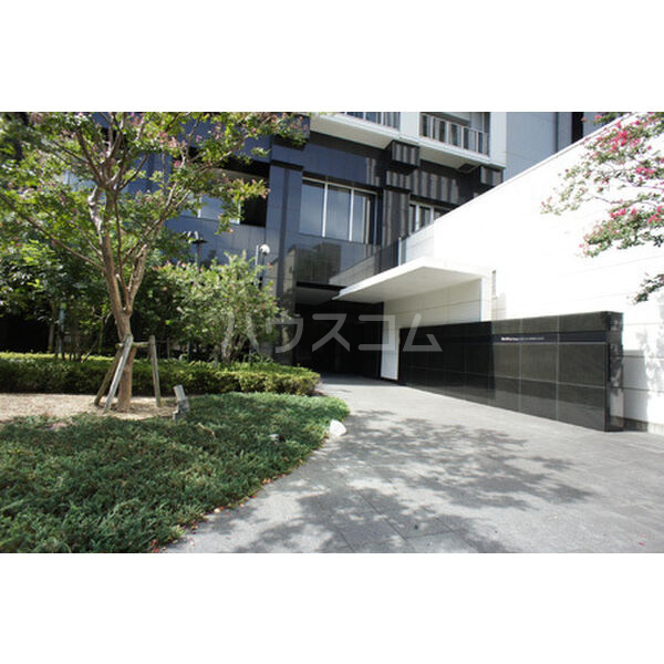 17/19 エントランス