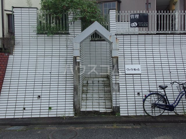 2/3 エントランス
