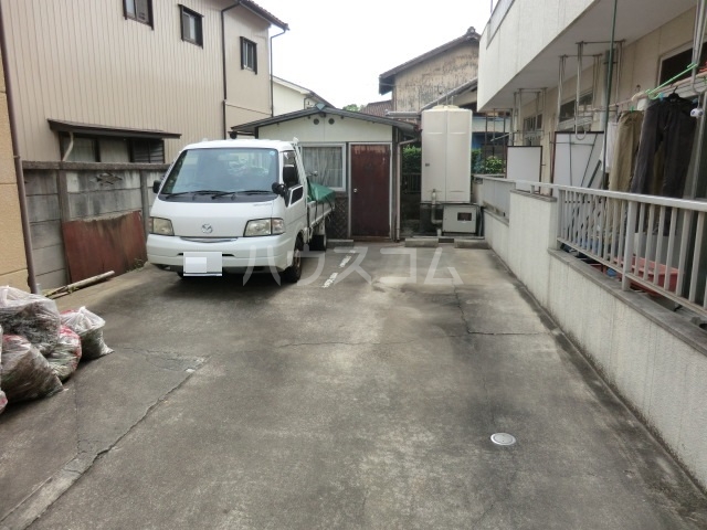 22/28 駐車場